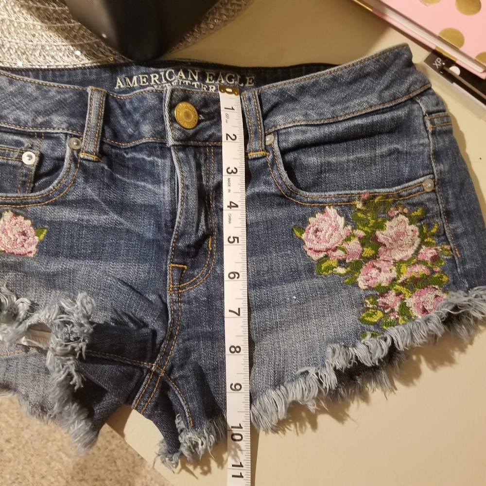 AMERICAN EAGLE Blue Shorts With Flowers Stretch SIZE 4. - Picture 3 of 16
